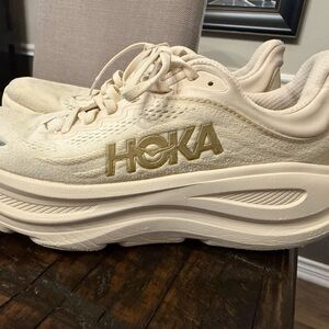Hoka Women's Cream Bondi 9
